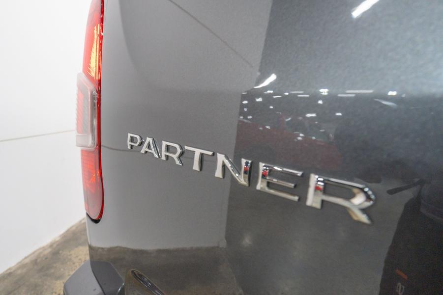 2021 Peugeot Partner Pro Van